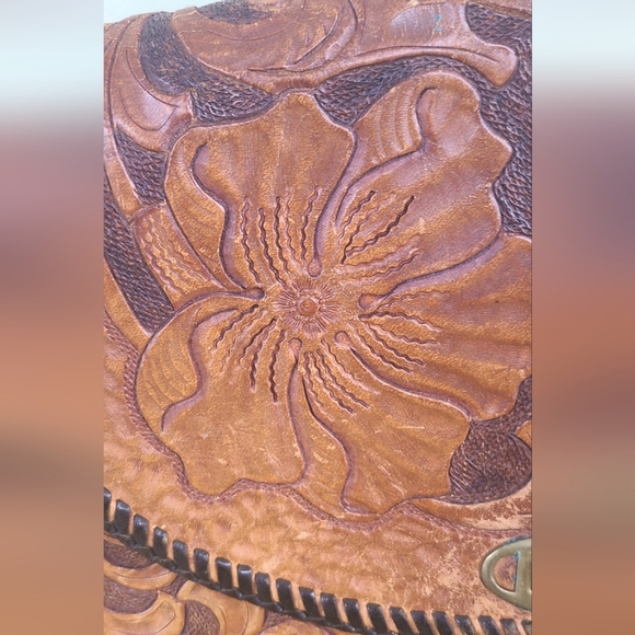 Vintage Hand Tooled Leather Bag - Picture 3 of 10